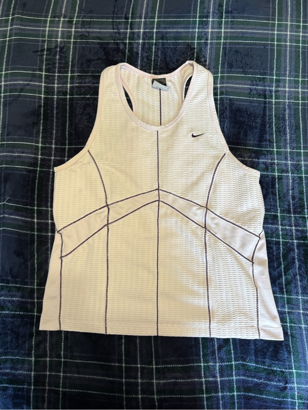 Y2K 2000s Nike light purple tank top w/dark purple stitching details. Size XL.